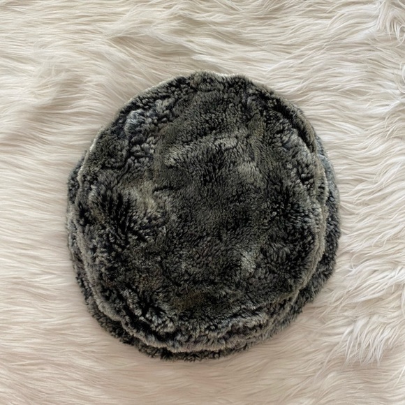Vinatge Wilson’s Leather Gray Fur Faux Bucket Hat Y2K - Picture 3 of 9